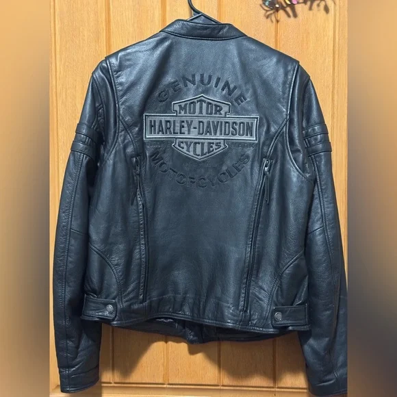 Harley-Davidson Black Leather Motorcycle Jacket woman’s size Large. Pit 21 - Picture 2 of 16